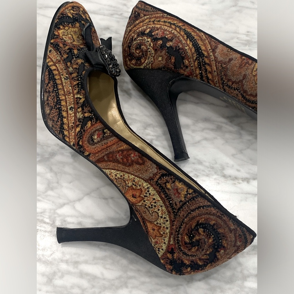 Cami Brown/Black Heels with Intricate Paisley Design. Like new. 3 1/2 in heel.